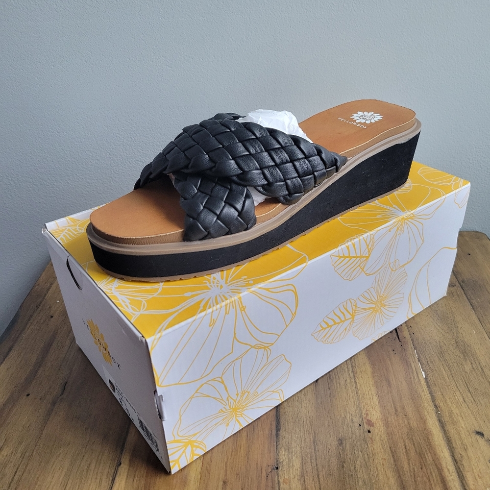 NWBox Yellow Box Womens 8.5 M Black Arny Wedge Slide - Yellow Box